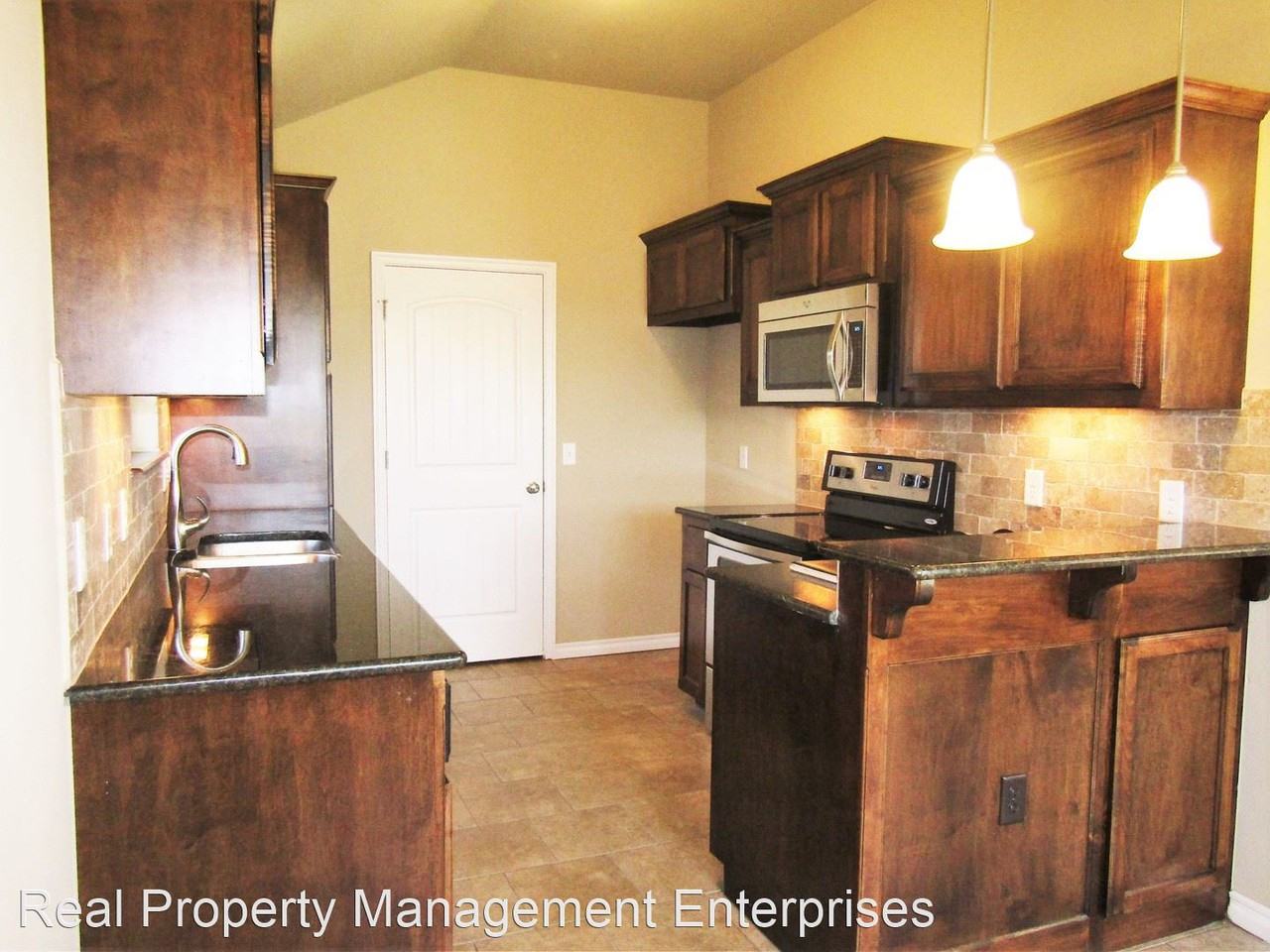 2924 Nw 181st St - Photo 3 of 15