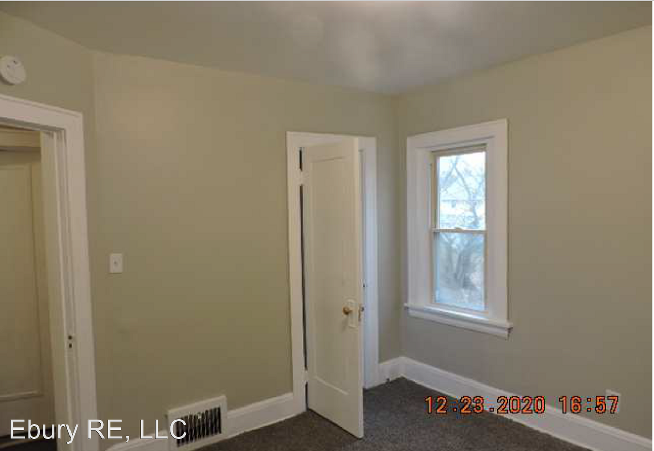 897-899 Stadelman Avenue Summit County - Photo 3 of 8