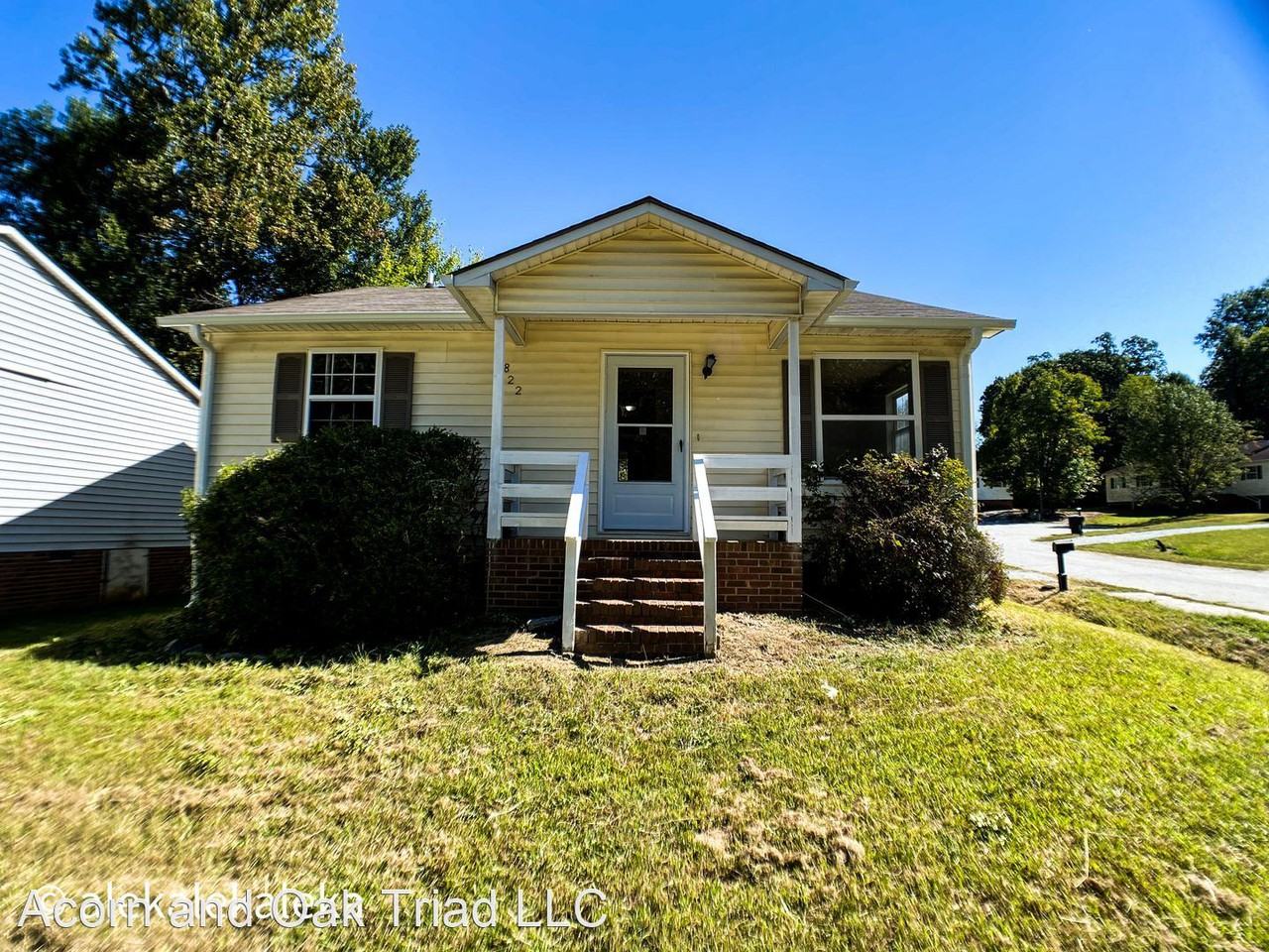 822 Cummins St - Photo 2 of 15