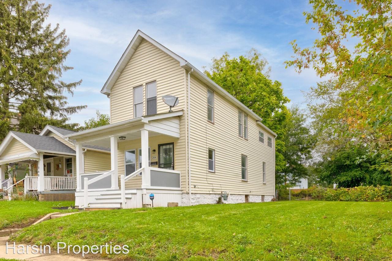 204 S Wheatland Ave - Photo 2 of 15