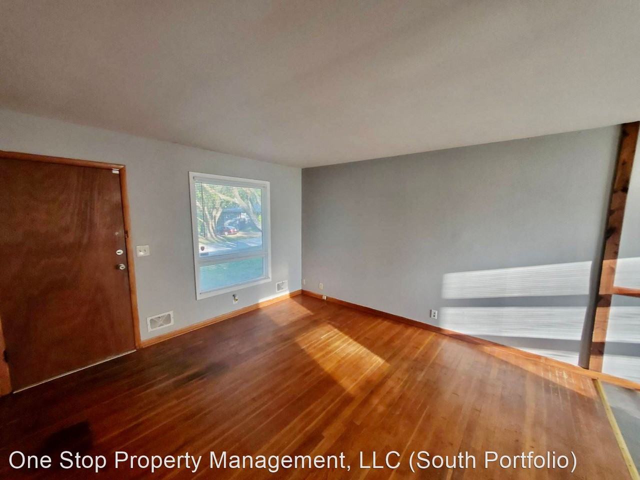 200 Nw 22nd St - Photo 3 of 11
