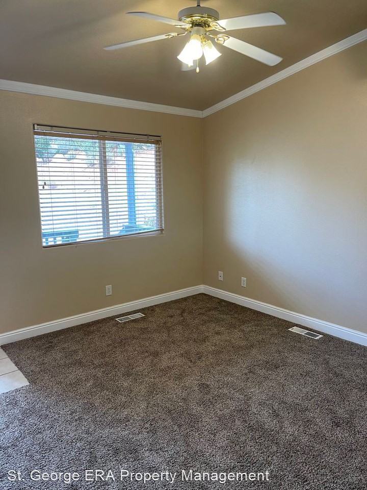 328 Hillcrest Cir - Photo 3 of 33