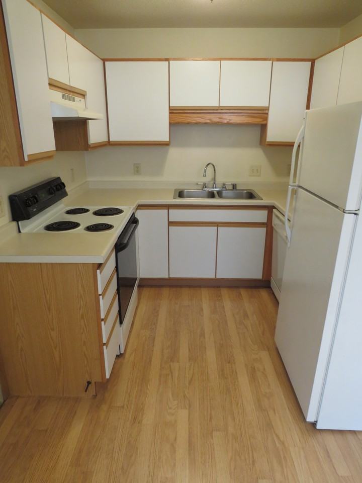 3205 Oak Knoll Dr - Photo 3 of 14