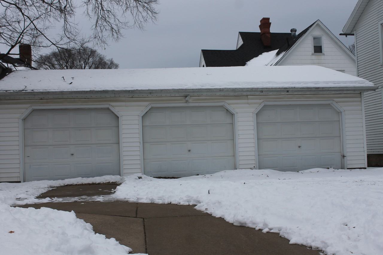 148 Newton St - Photo 2 of 14