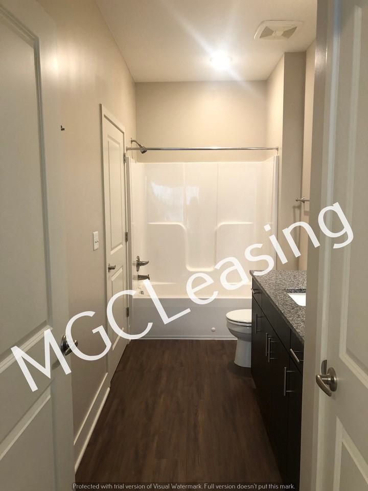 5711 NE 80th Ter - Photo 3 of 18