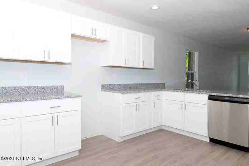 4033 Owen Ave - Photo 3 of 8