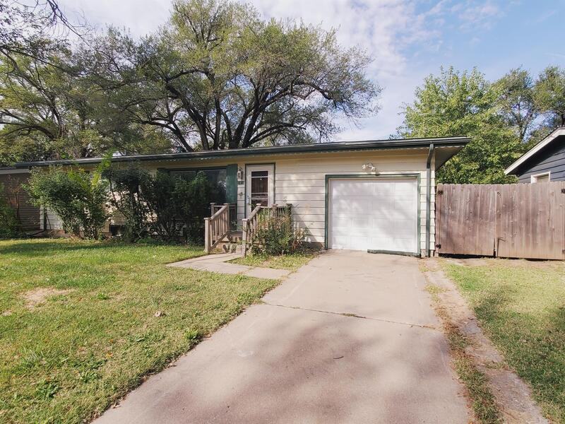 1415 N Prairie Ln - Photo 2 of 28