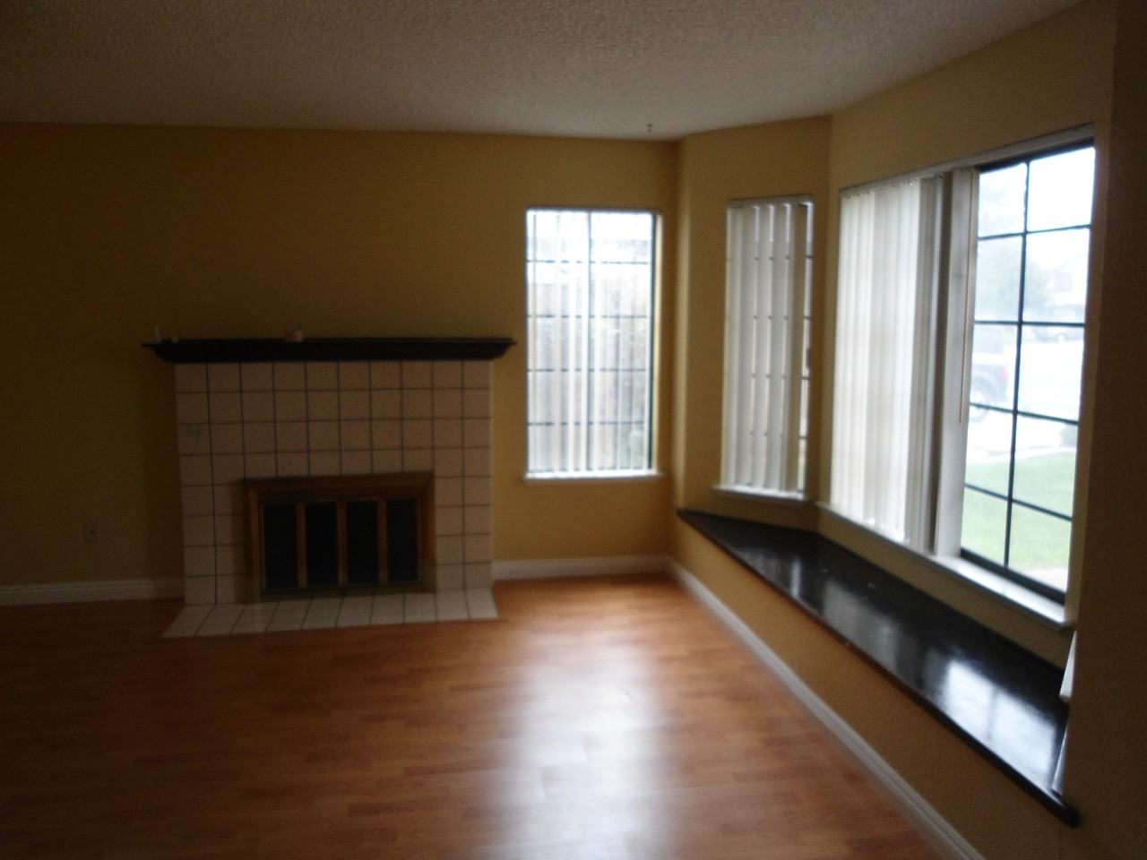 3051 Azevedo Dr - Photo 2 of 11