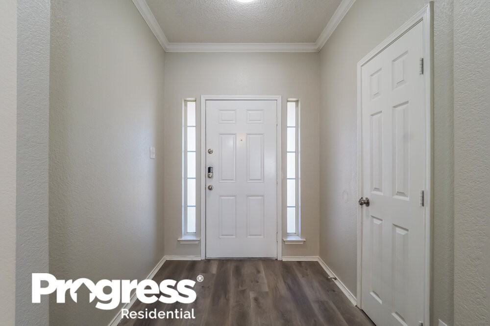 9301 Rhea Ct - Photo 3 of 16