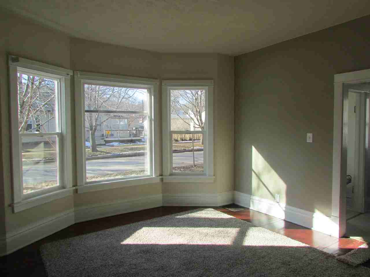 1519 W 14th St - Photo 2 of 2