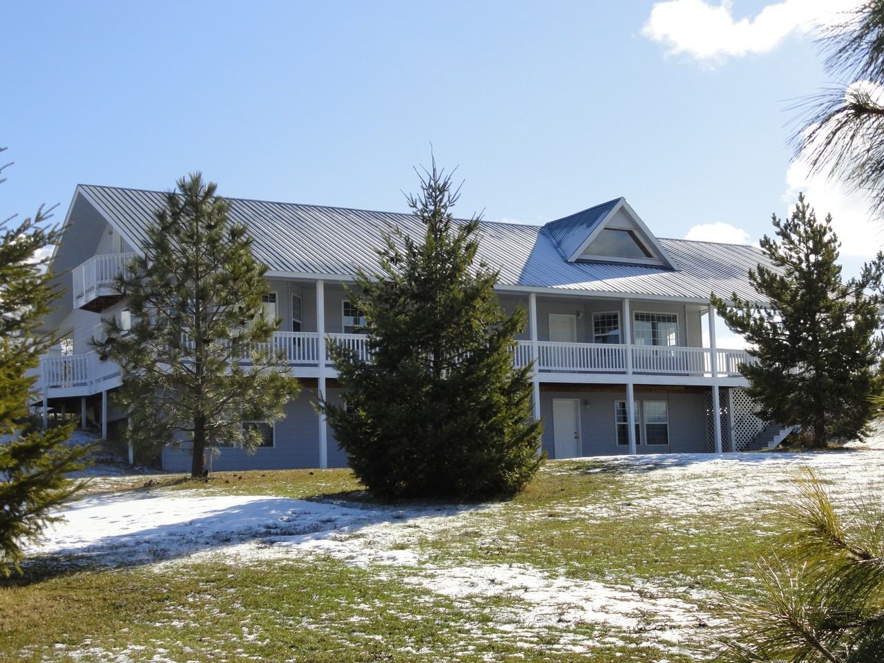 466 Hidden Valley Rd S - Photo 2 of 21