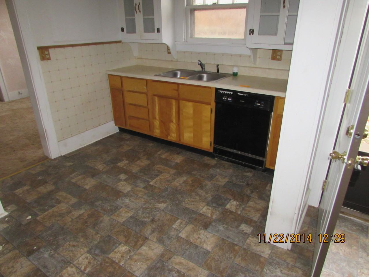 708 N River Blvd - Photo 3 of 9