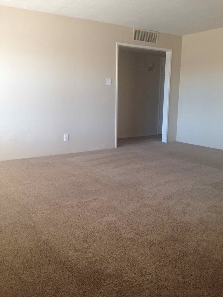 2928 W Pierson St - Photo 2 of 4