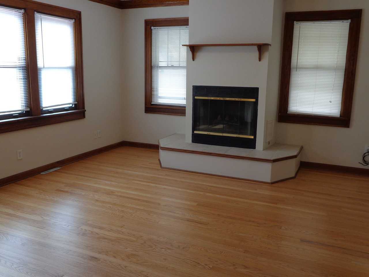 8016 State St - Photo 2 of 10