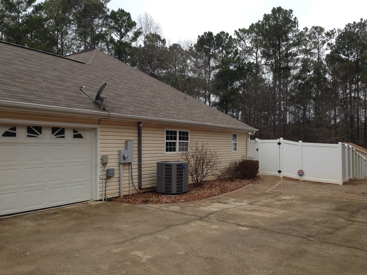 162 Wellington Dr - Photo 2 of 20