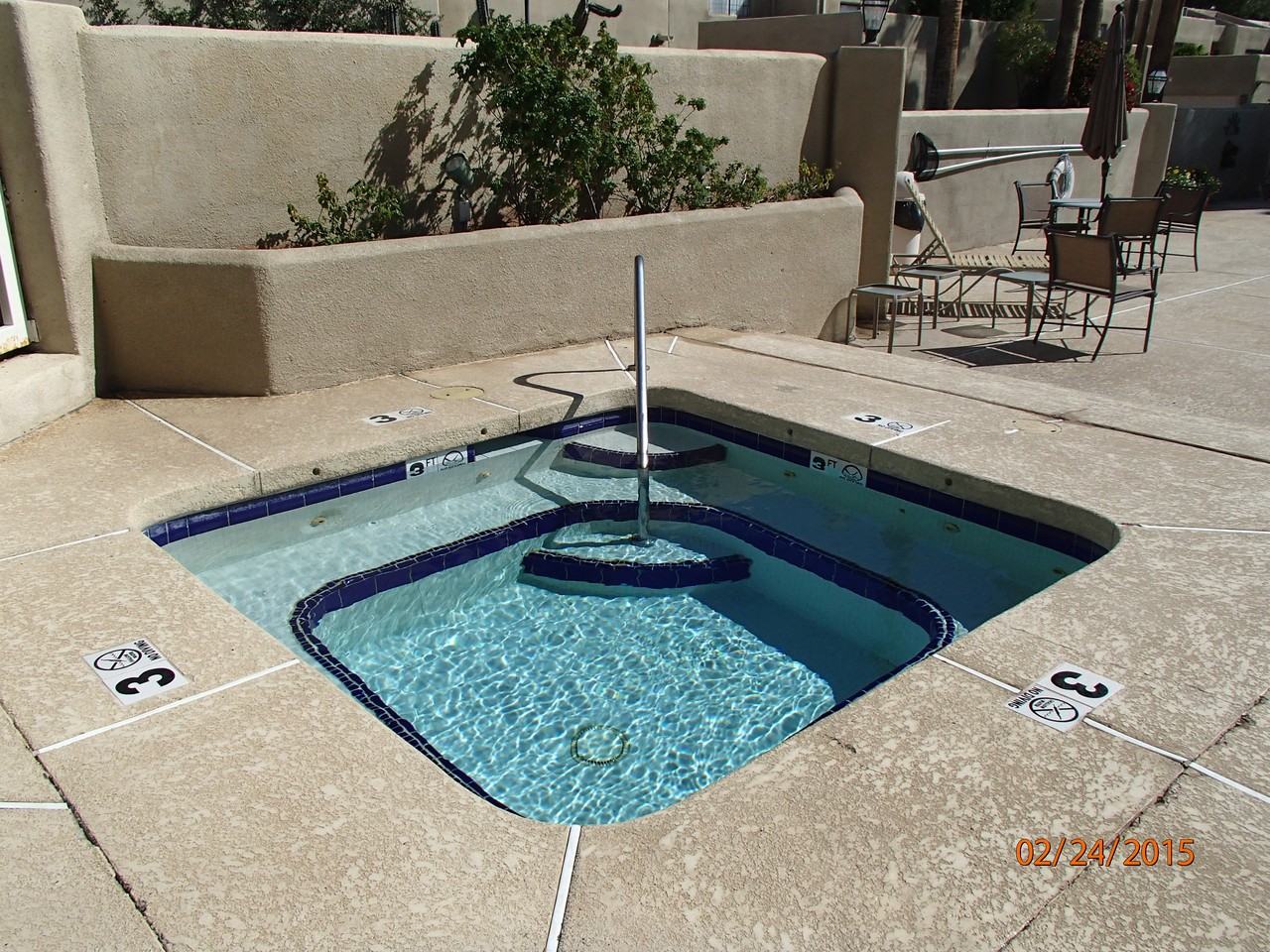 3009 E Rose Ln - Photo 3 of 48