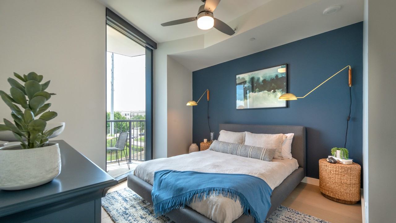 6050 North Central Expressway - Photo 2 of 8