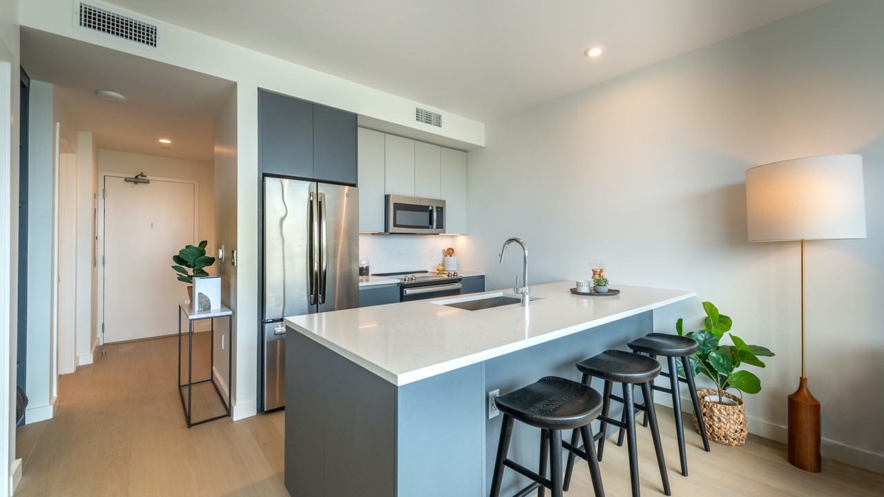 6050 North Central Expressway - Photo 3 of 8