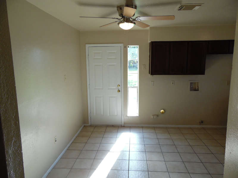 1708 N Avenue R - Photo 5 of 16