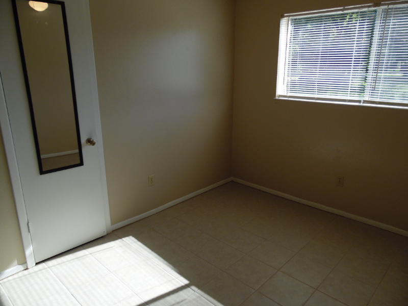 1708 N Avenue R - Photo 6 of 16