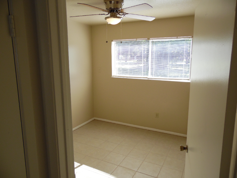 1708 N Avenue R - Photo 7 of 16