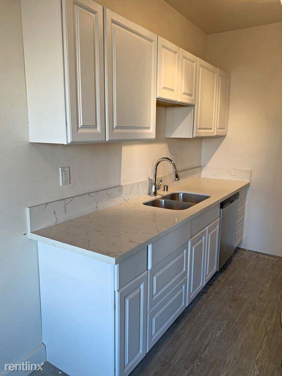 1621 N Mariposa Ave - Photo 3 of 9