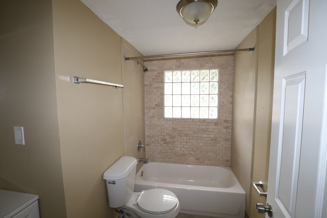 4612 Belfast Dr - Photo 5 of 10