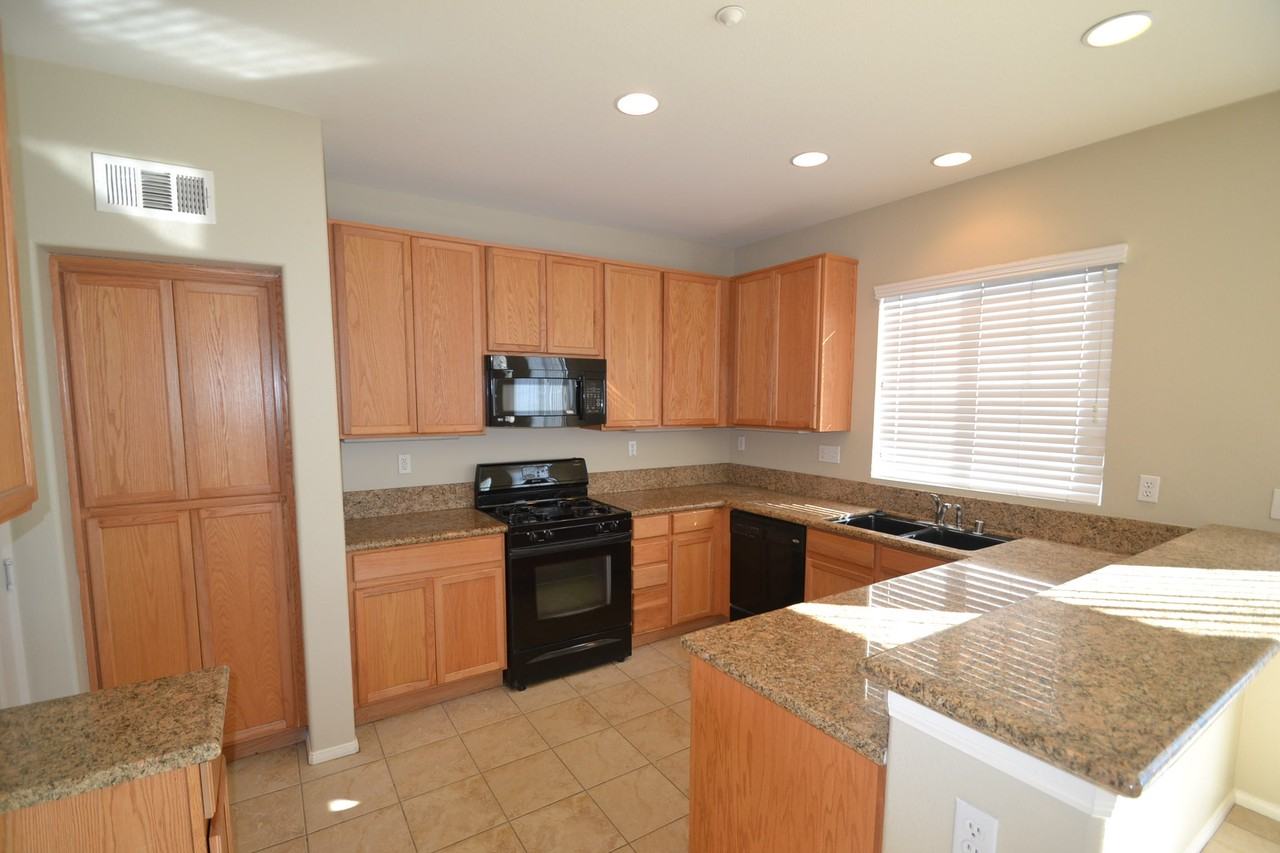 16473 El Revino Dr - Photo 2 of 4