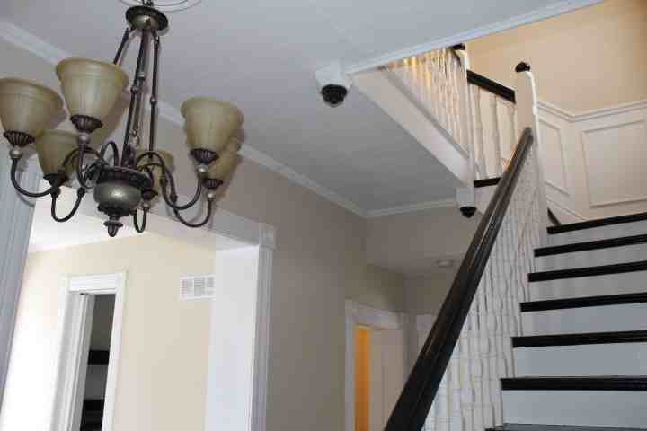 718 N Main St - Photo 3 of 20