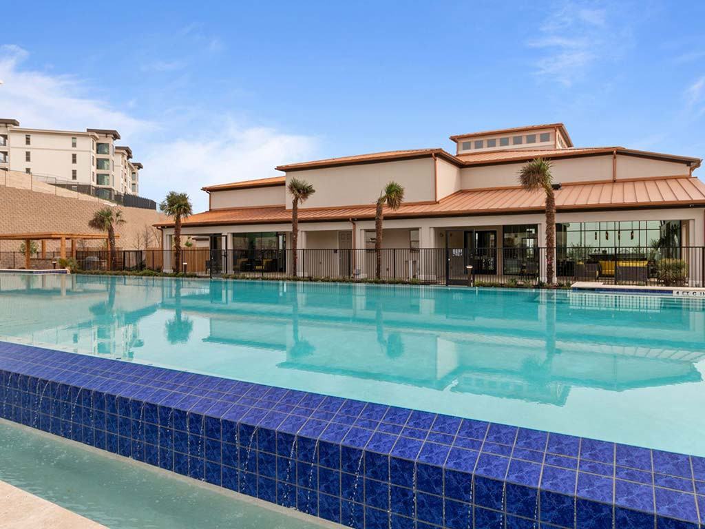 Reveal Skyline - Photo 3 of 50