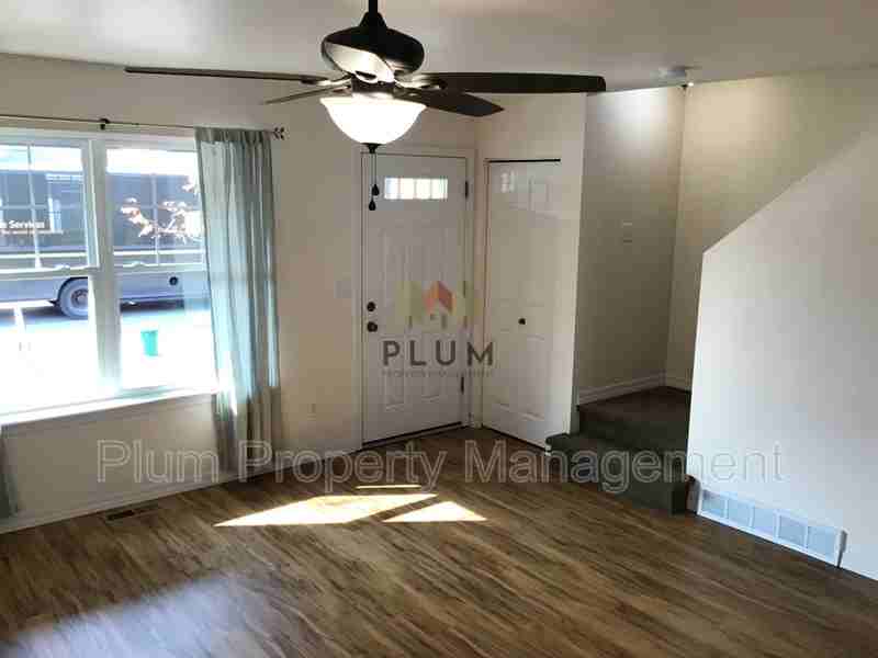 1332 Bulwer St - Photo 3 of 35