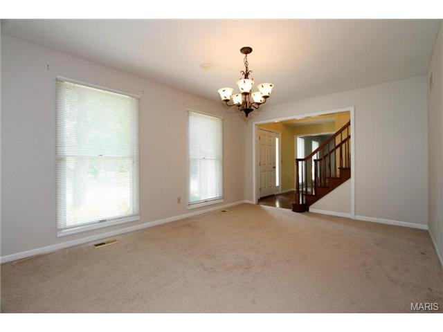 16405 Waterford Manor Ct - Photo 3 of 20