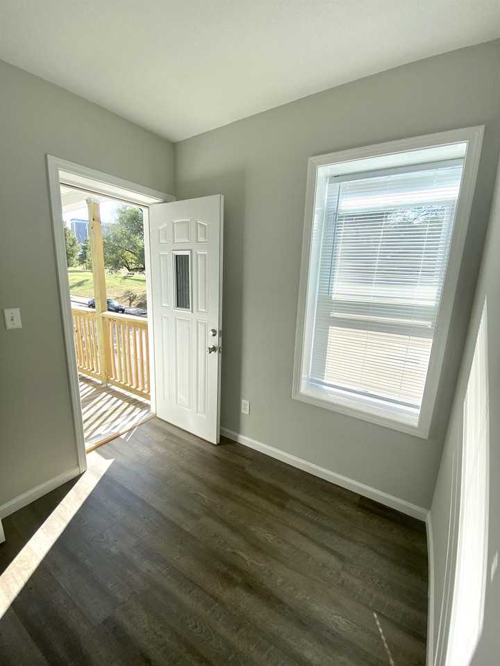 531A Charlotte St #531A - Photo 2 of 9