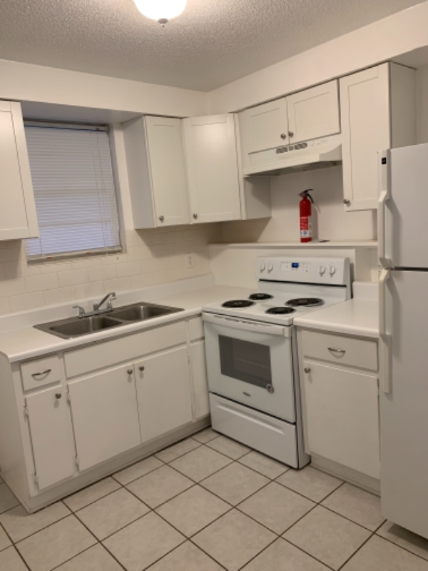 774 Acosta St - Photo 3 of 22