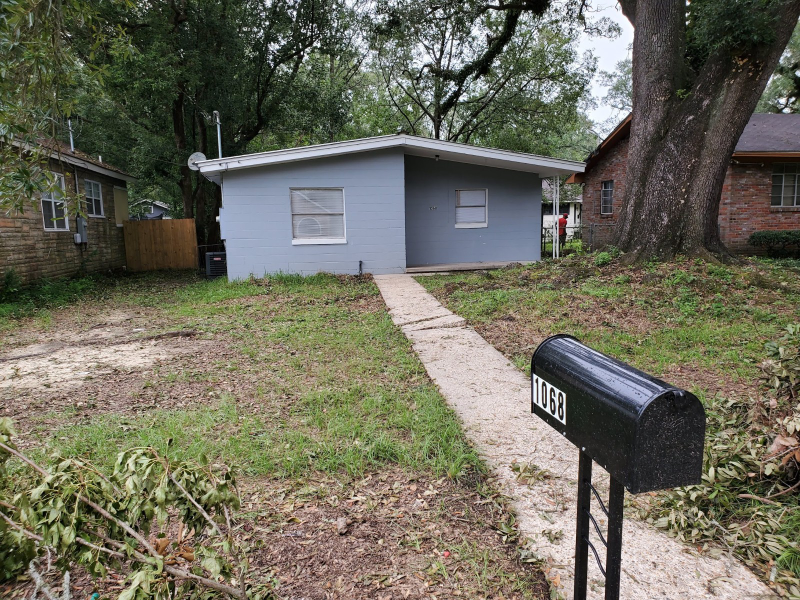 1068 Preston Ave - Photo 2 of 15