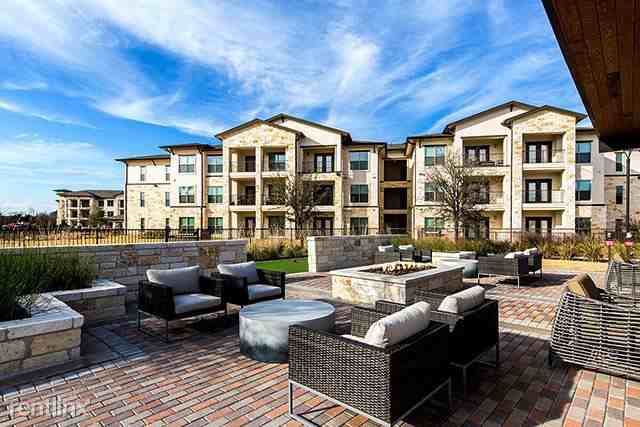 10500 S IH-35 - Photo 3 of 38