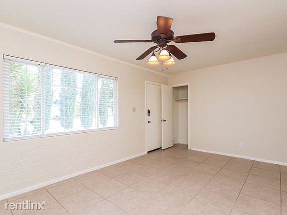 18238 N 34th Ln - Photo 3 of 4