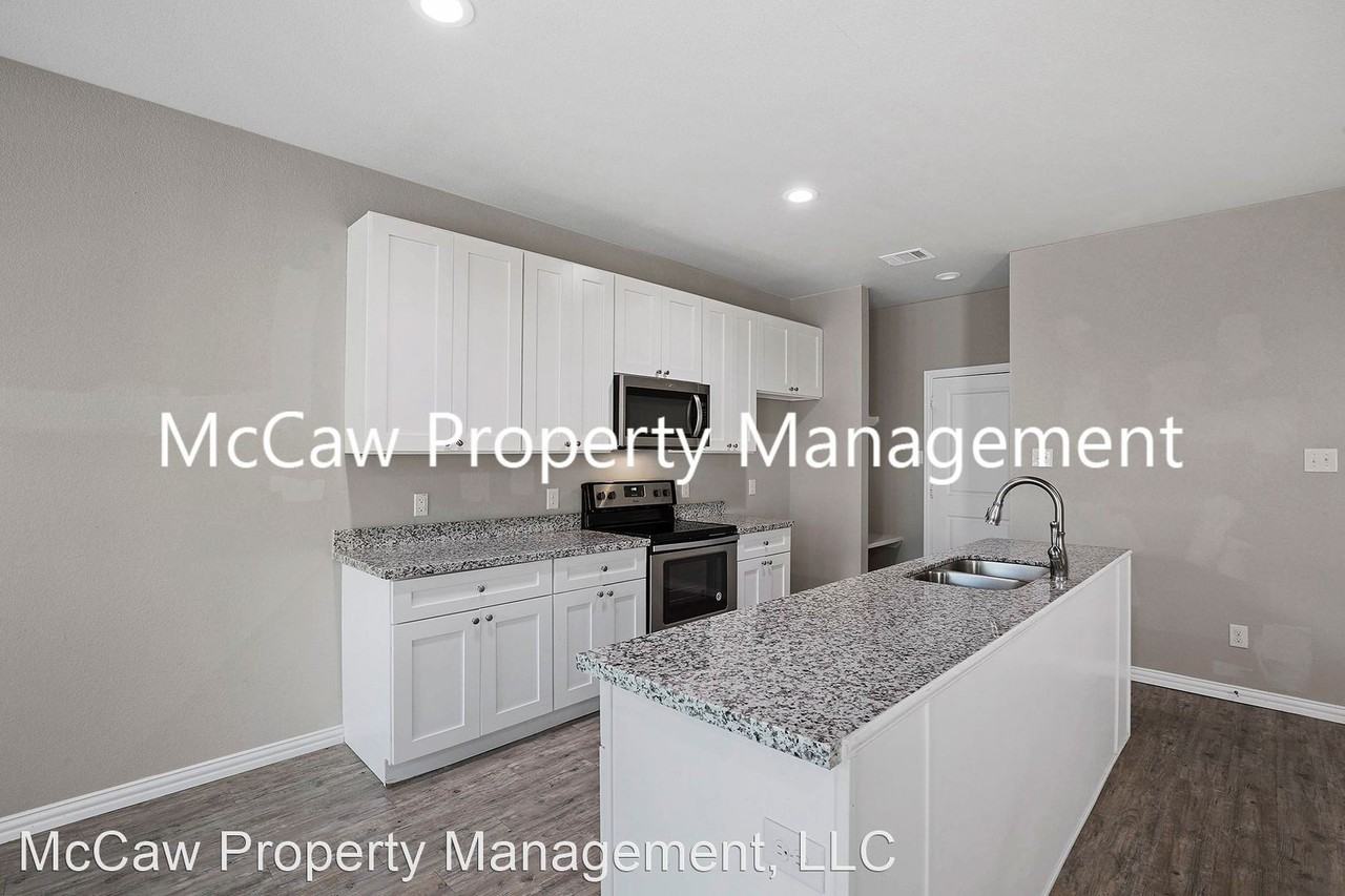 8225 Richard St - Photo 3 of 22
