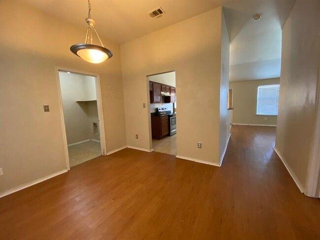 1622 Palm Beach Ave - Photo 2 of 11