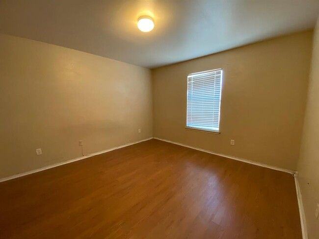 1622 Palm Beach Ave - Photo 3 of 11