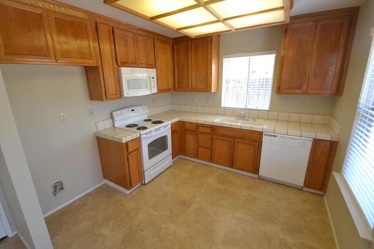 598 Bernier Cir - Photo 2 of 6