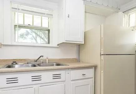 400 Catherine Street - Photo 3 of 14