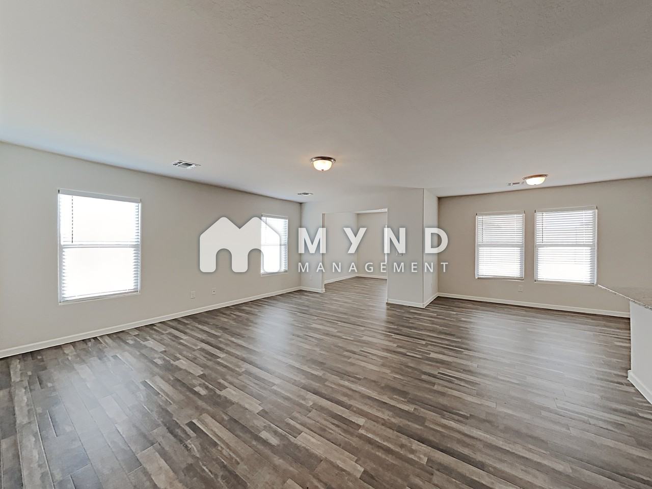 2368 N Sand Hills Ct - Photo 2 of 17