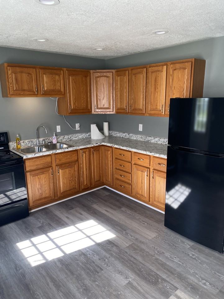 319 Illinois Ave - Photo 2 of 5