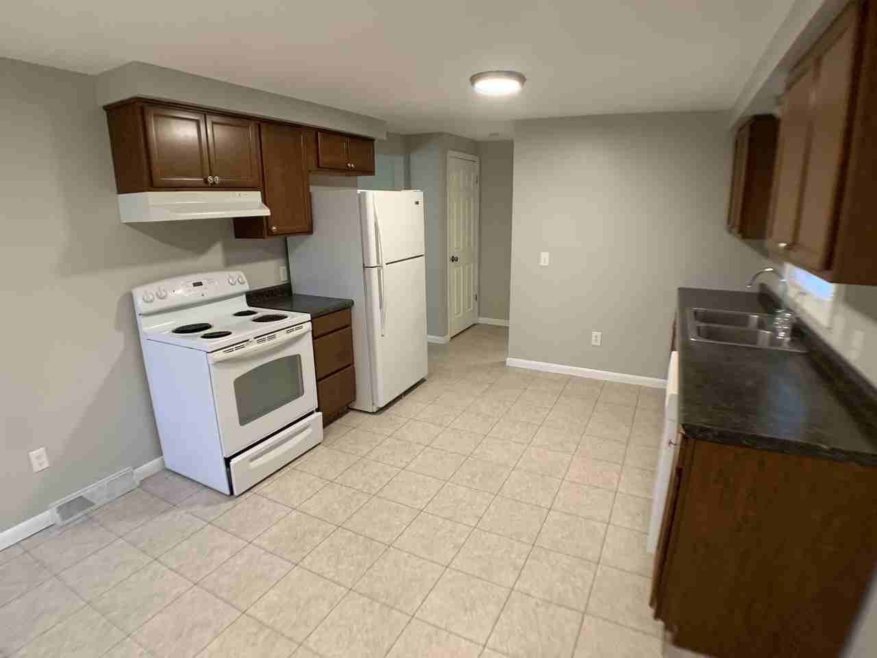 3233 Hewitt Avenue Northwest - Photo 2 of 9