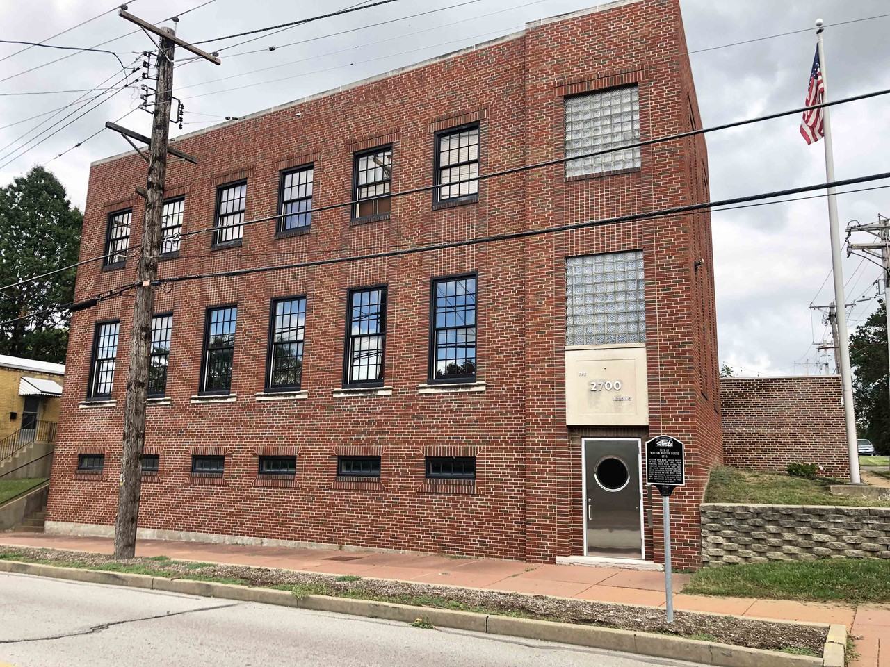 2700 Woodson Road ##200