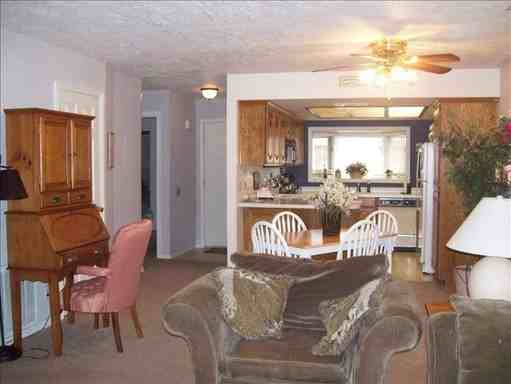 275 Valley View Dr - Photo 3 of 8