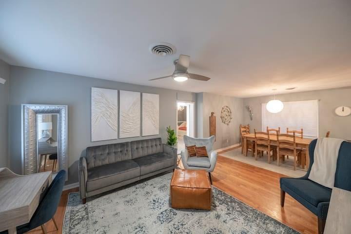 705 Ainslee St #1 - Photo 3 of 10