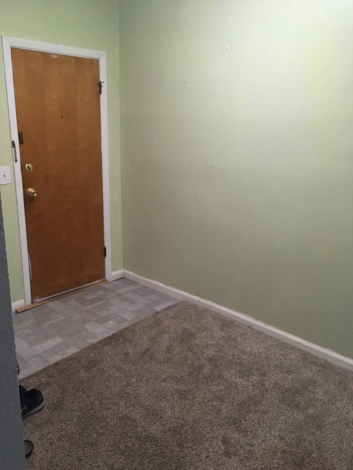203 S 5th St #C - Photo 3 of 9