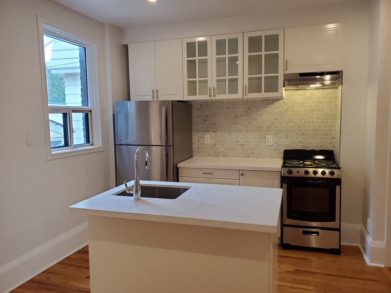 1300 Lansdowne Avenue #Main - Photo 5 of 18